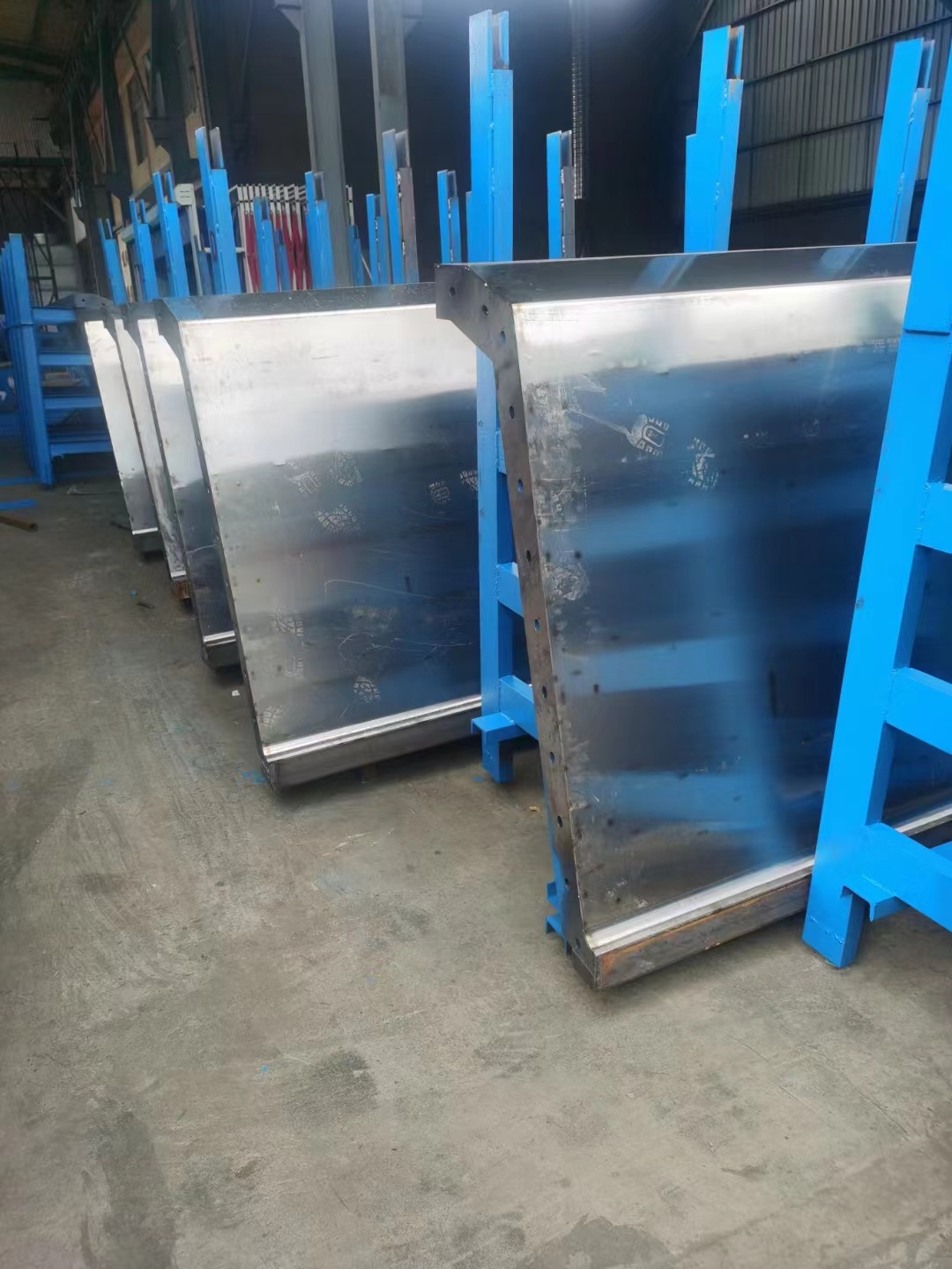 不銹鋼復(fù)合板0.jpg 不銹鋼復(fù)合板0.jpg